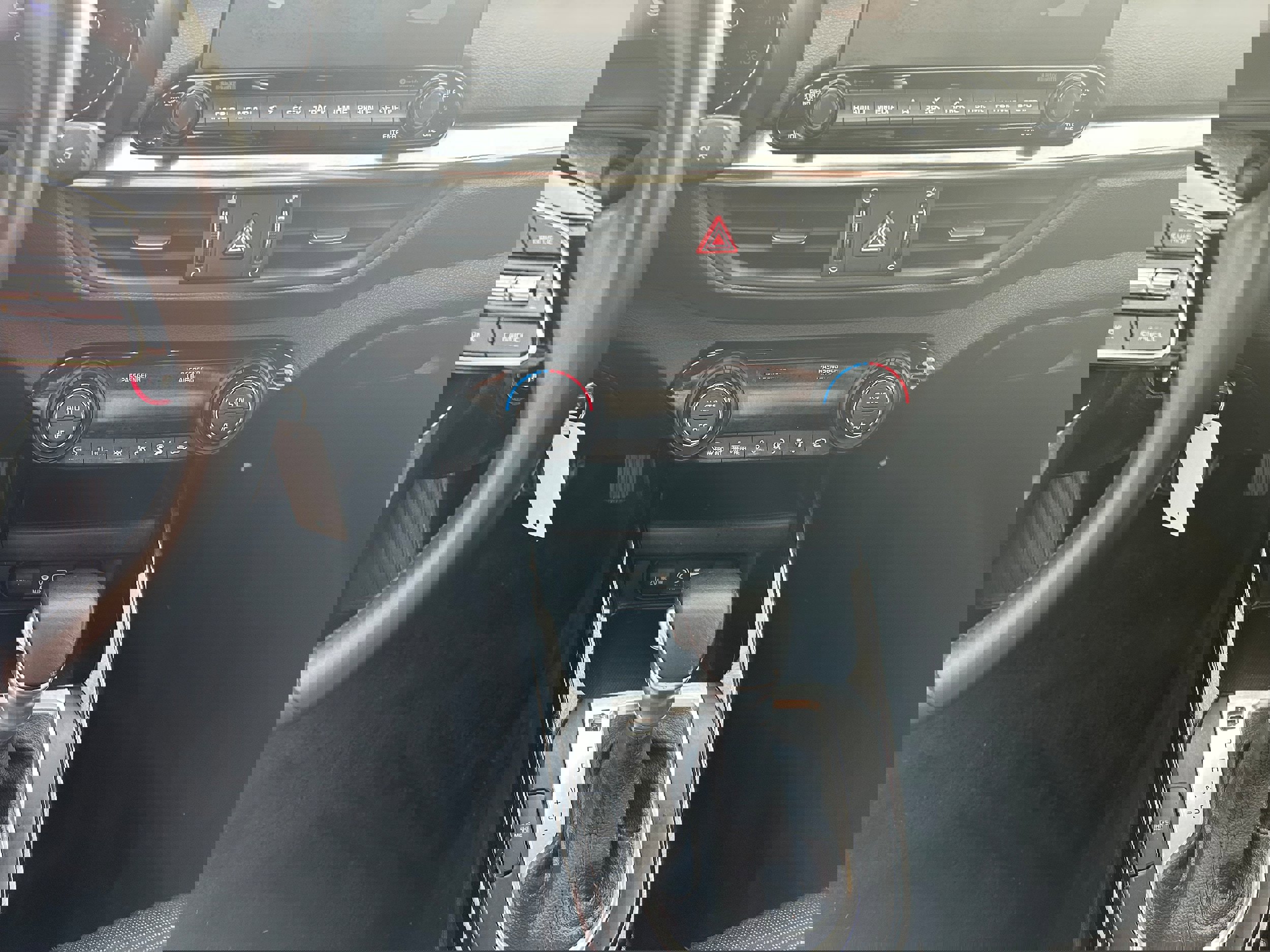 Used 2019 Kia Forte S w/ S Premium Package image 2