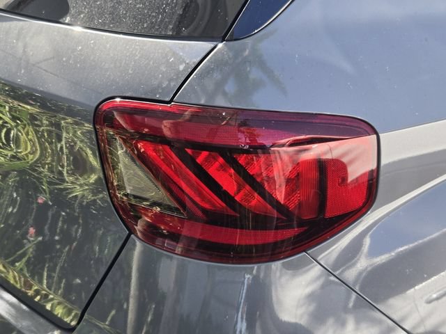 Used 2022 Hyundai Venue Limited w/ Cargo Package FWD image 7