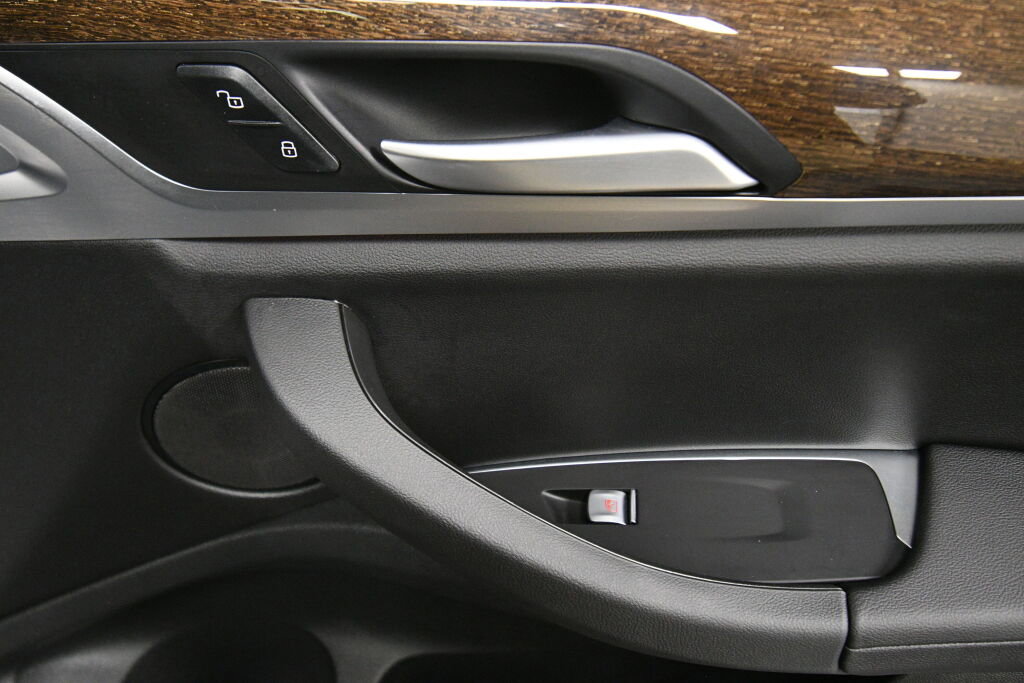 Used 2024 BMW X3 xDrive30i w/ Premium Package w/ZPA image 31