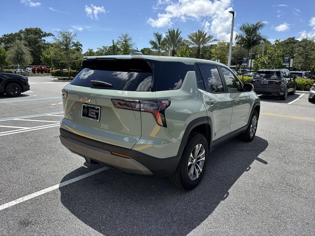 Used 2026 Chevrolet Equinox LT FWD image 3