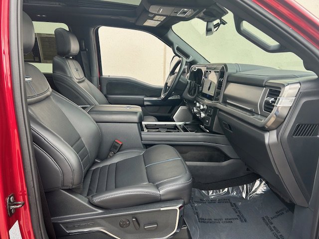 Used 2025 Ford F250 Platinum image 11