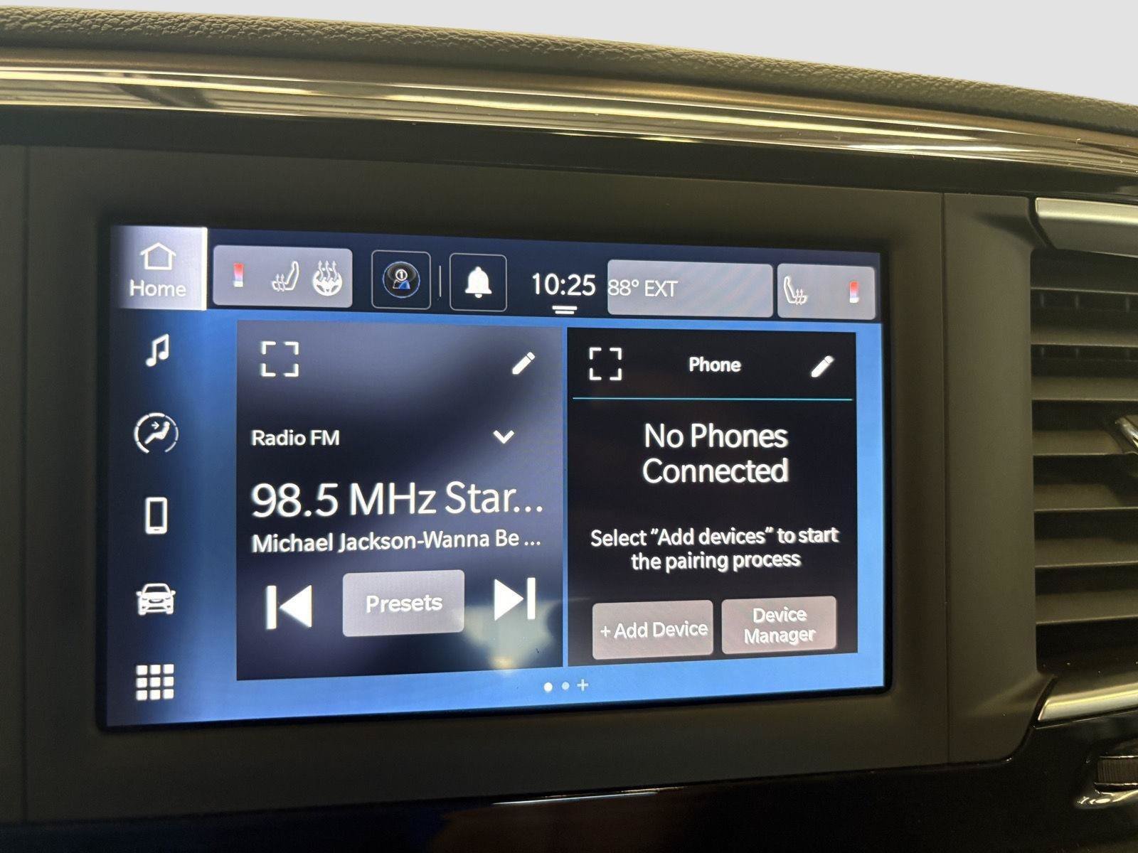 Used 2023 Chrysler Voyager LX FWD image 30