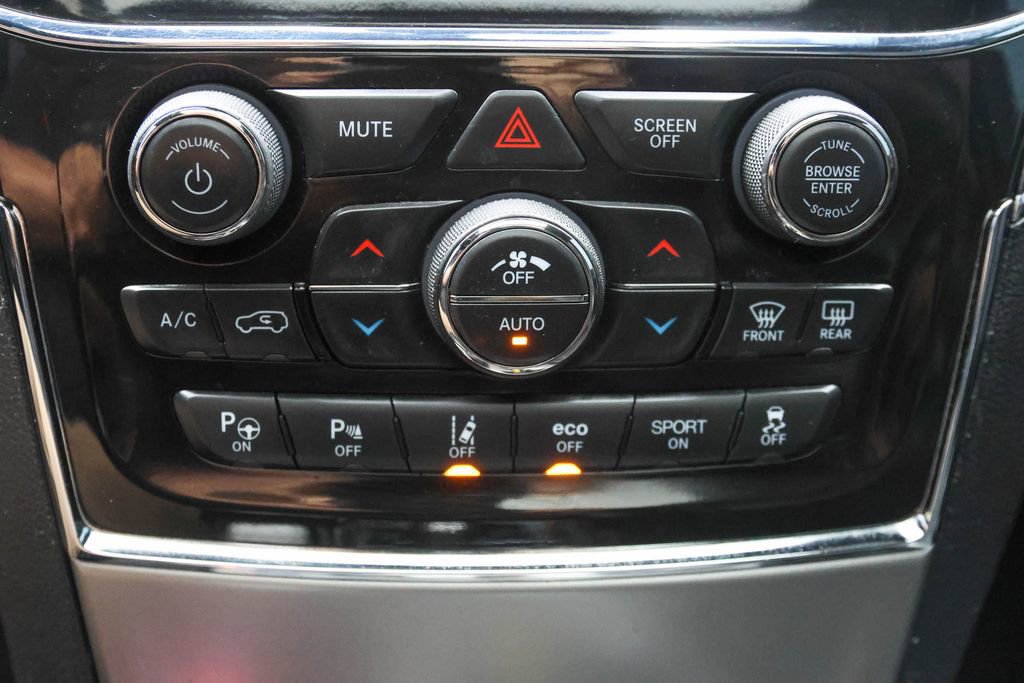 Used 2021 Jeep Grand Cherokee Trailhawk w/ Trailhawk Luxury Group AWD/4WD image 26