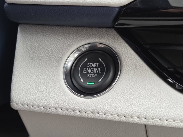 New 2026 Buick Enclave Avenir w/ Super Cruise Package FWD image 17