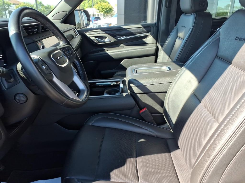Used 2022 GMC Yukon XL Denali AWD/4WD image 14