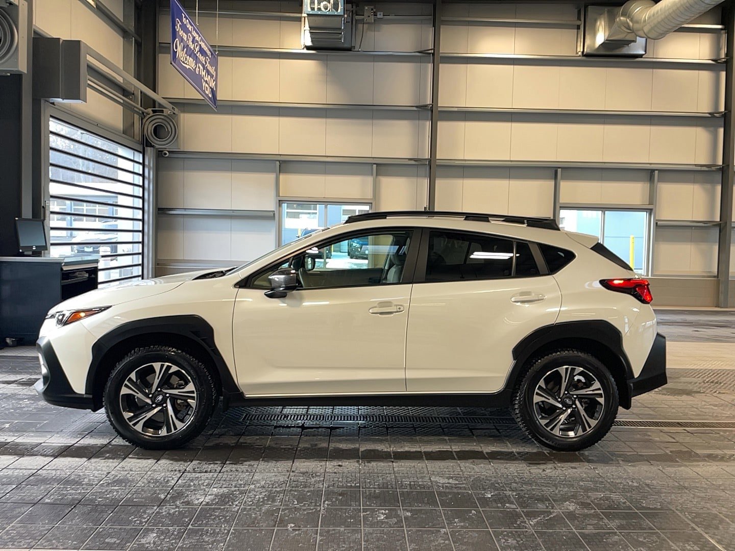 Used 2024 Subaru Crosstrek 2.0i Premium AWD/4WD image 4