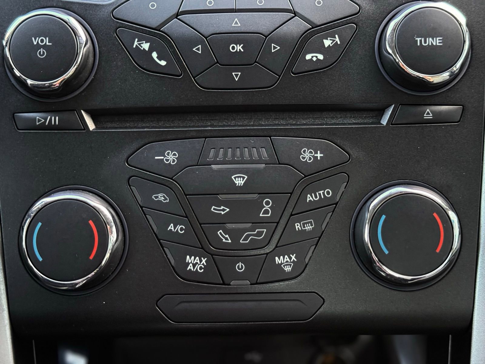 Used 2018 Ford Fusion S FWD image 25