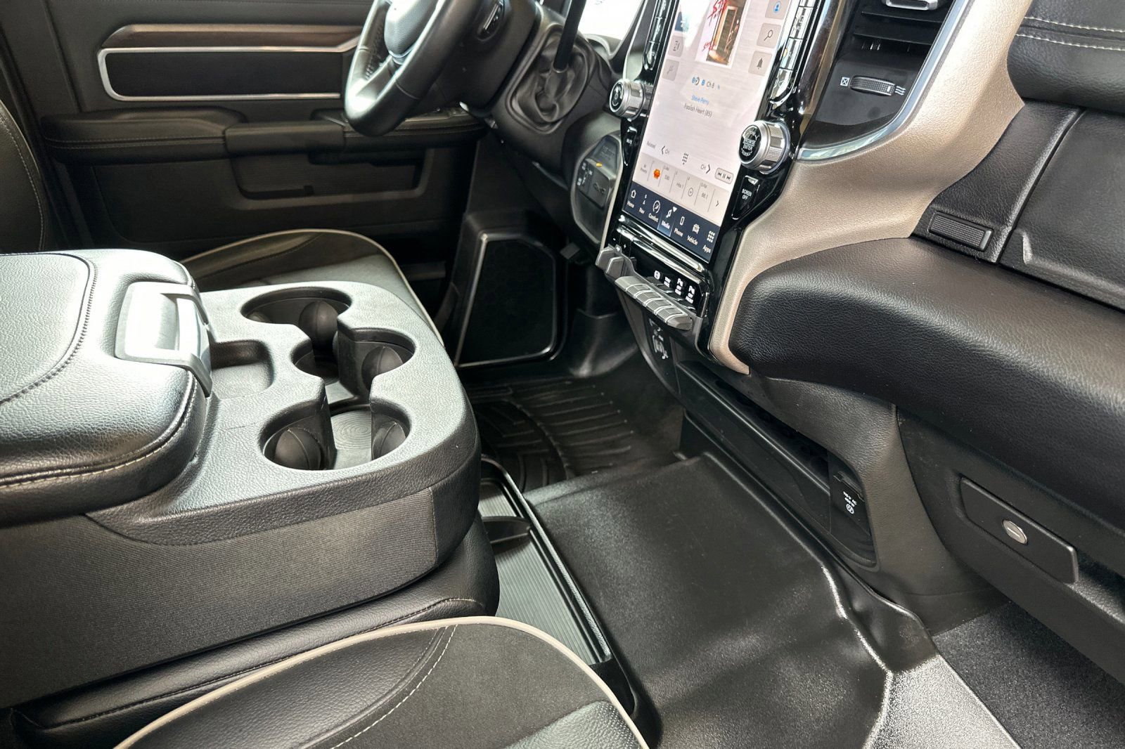 Used 2024 RAM 2500 Laramie w/ Safety Group image 16