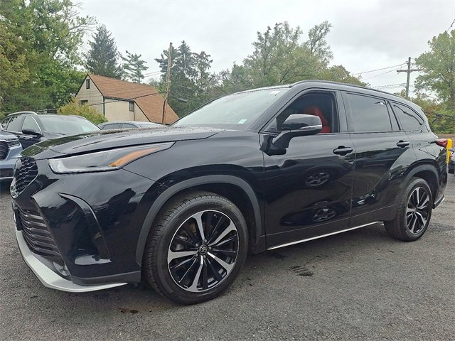 Used 2022 Toyota Highlander XSE image 3