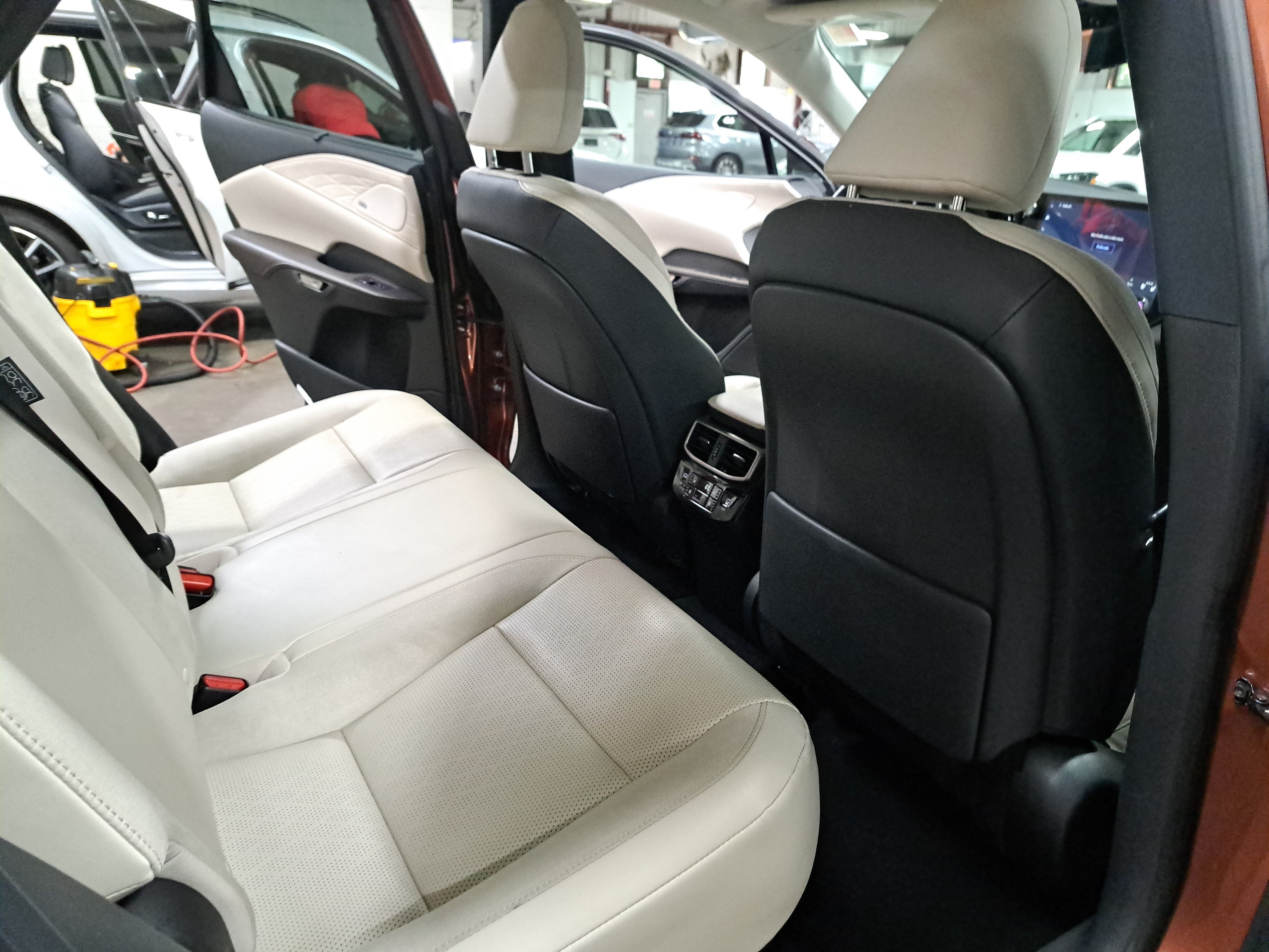 Used 2024 Lexus RX 350 FWD w/ Convenience Package image 11
