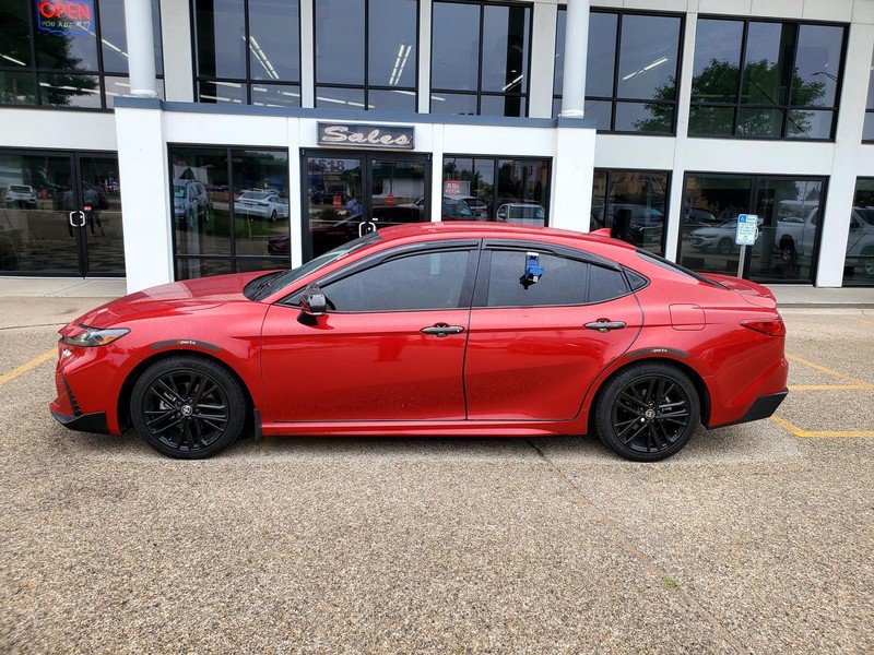 Used 2025 Toyota Camry SE FWD image 8