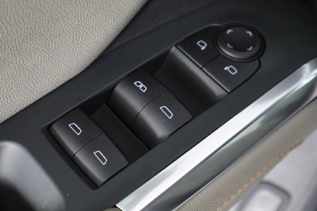 Used 2026 Chevrolet Traverse LT w/ Driver Confidence Package FWD image 22