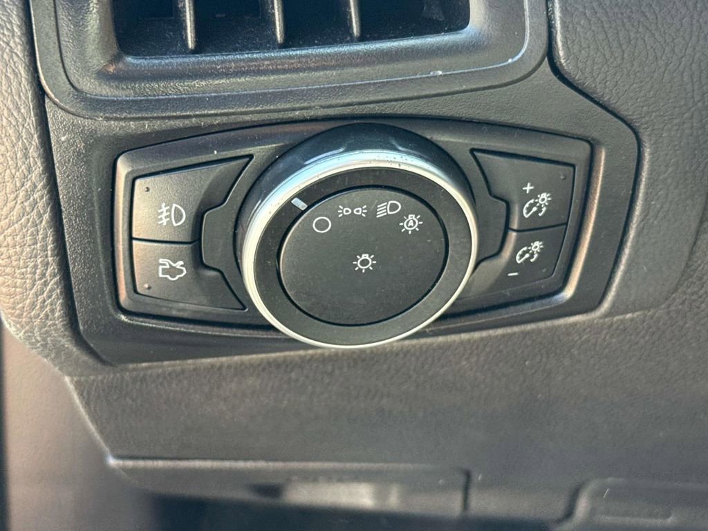 Used 2017 Ford Focus SEL image 26