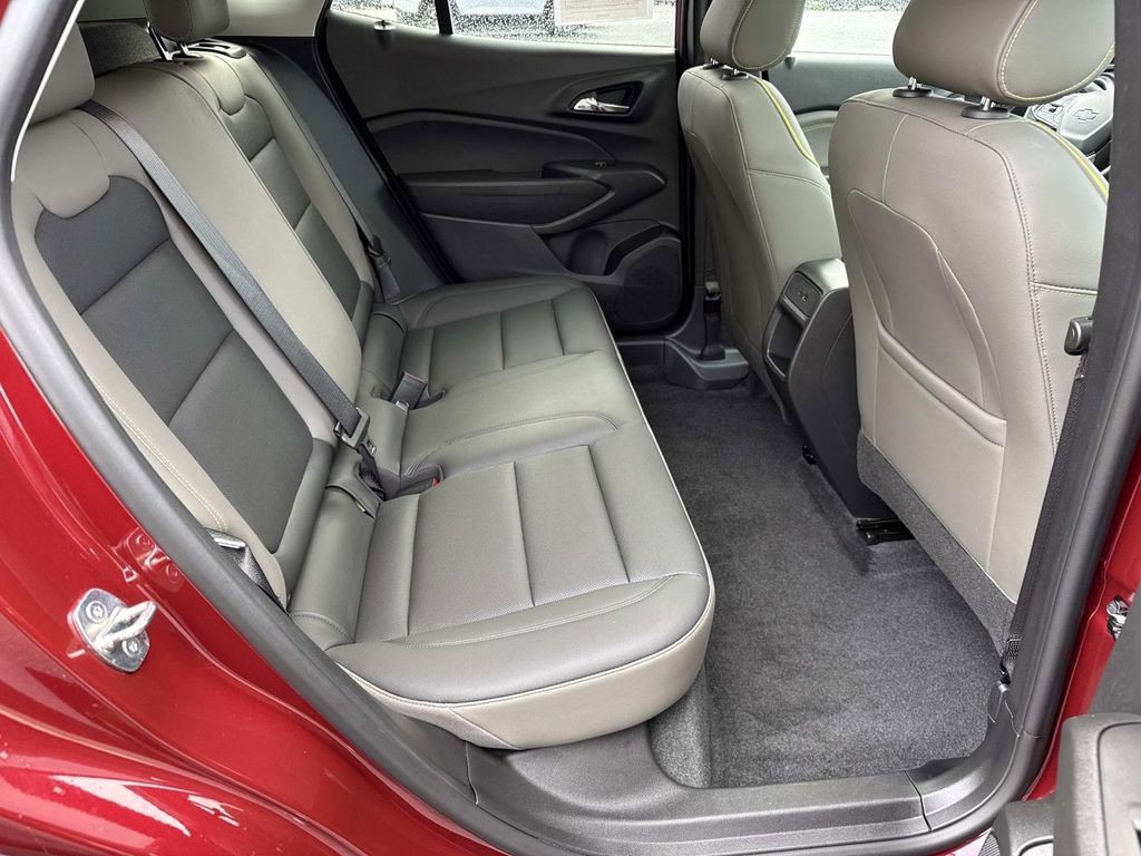 Used 2024 Chevrolet Trax ACTIV w/ Sunroof Package FWD image 21