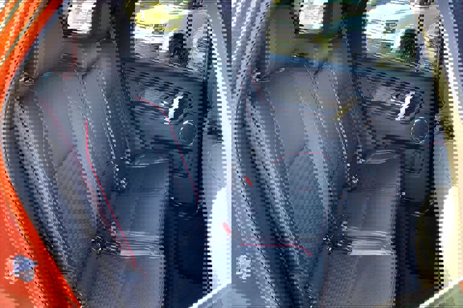 Used 2022 Land Rover Discovery Sport SE R-Dynamic image 19