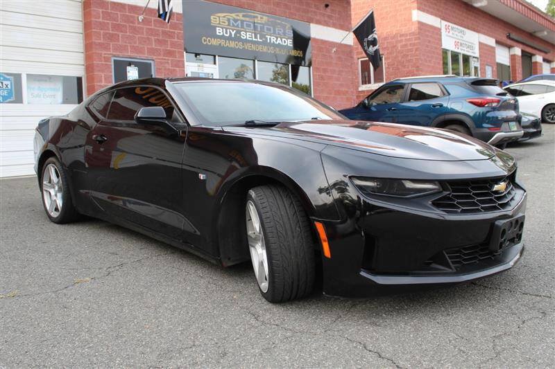 Used 2022 Chevrolet Camaro LT RWD image 7