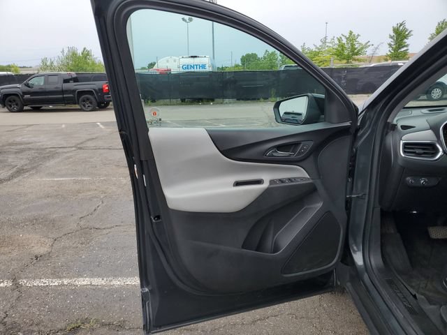 Used 2021 Chevrolet Equinox LS w/ LPO, Blackout Package AWD/4WD image 21