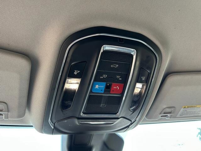 Used 2023 Jeep Grand Cherokee L Limited w/ Black Appearance Package image 25