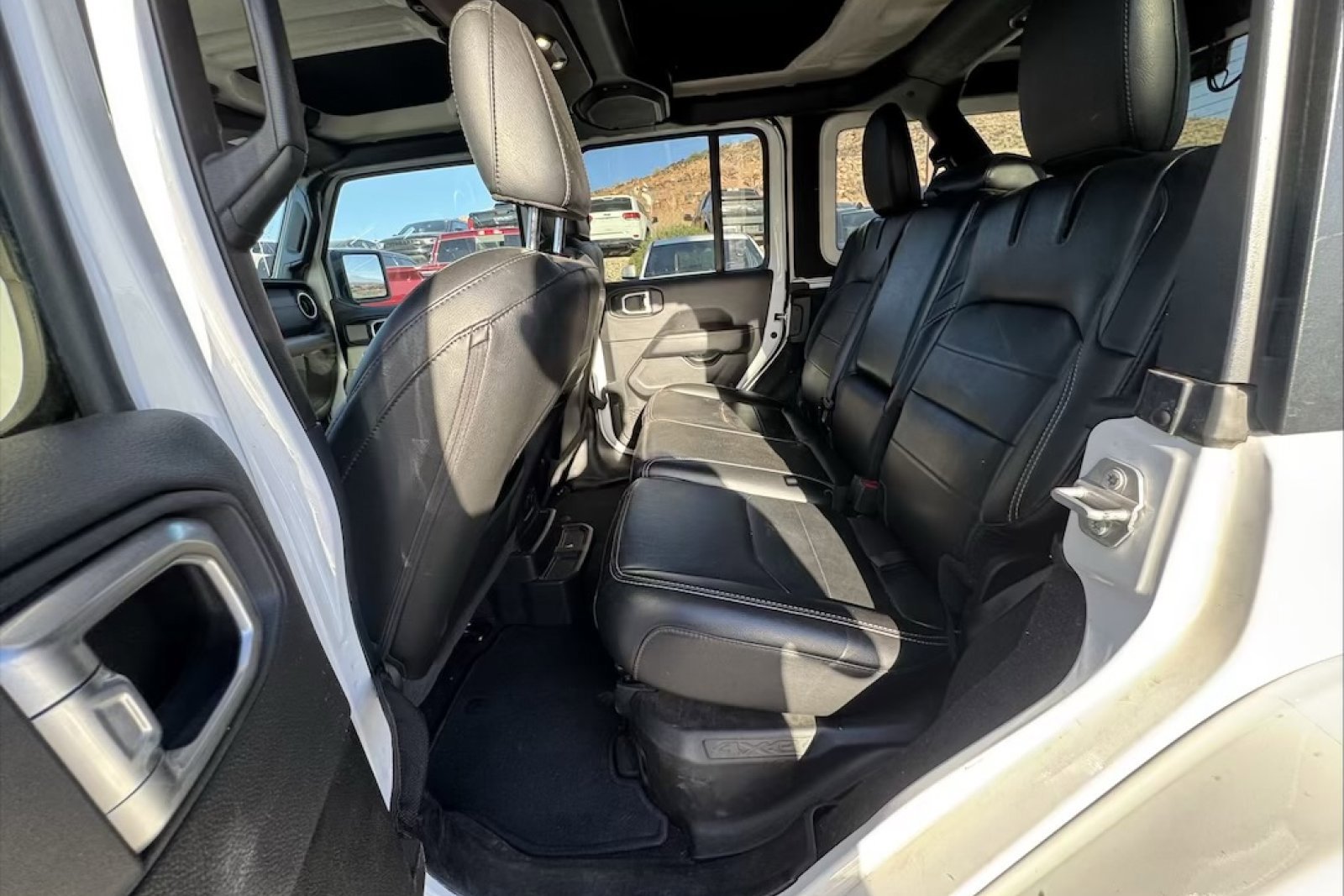 Used 2022 Jeep Wrangler Unlimited Sahara image 10