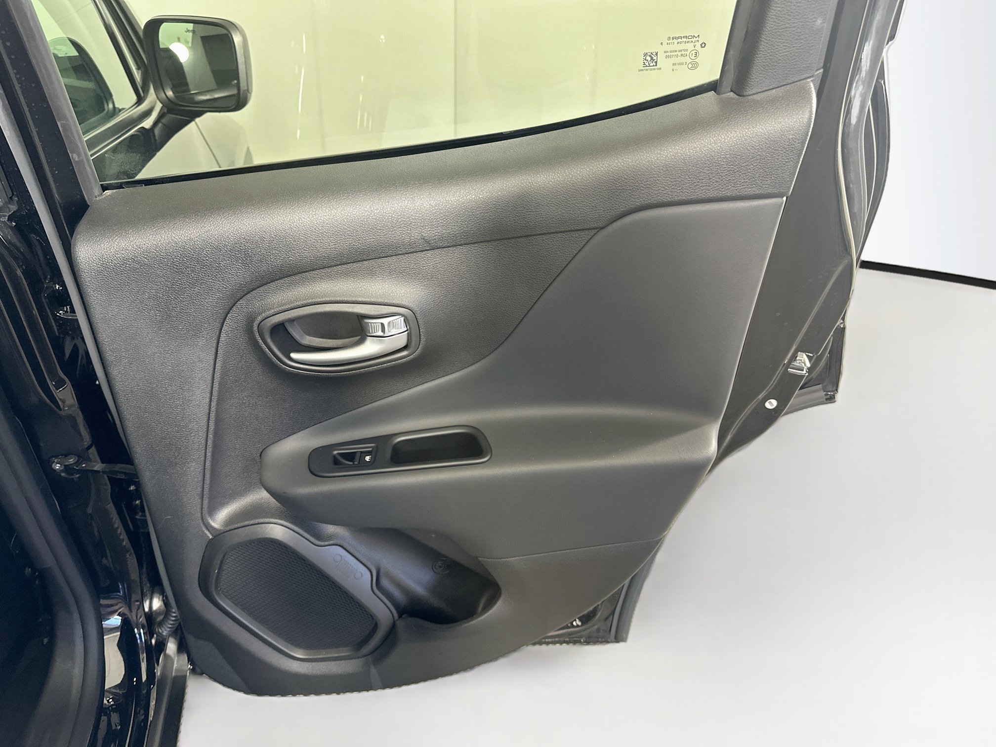Used 2022 Jeep Renegade Latitude AWD/4WD image 29