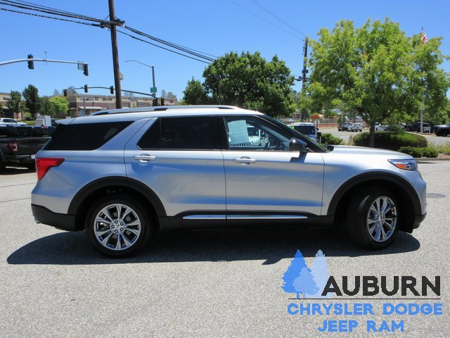 Used 2024 Ford Explorer Limited image 3