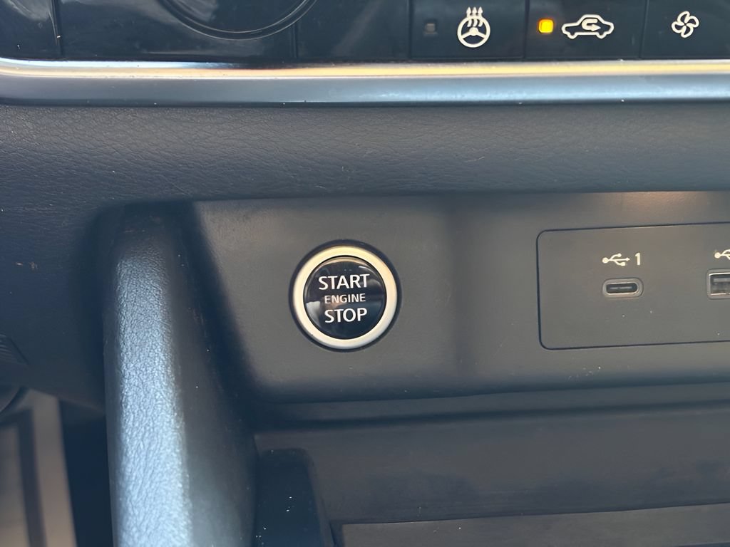 Used 2022 Nissan Rogue SV w/ SV Premium Package FWD image 28