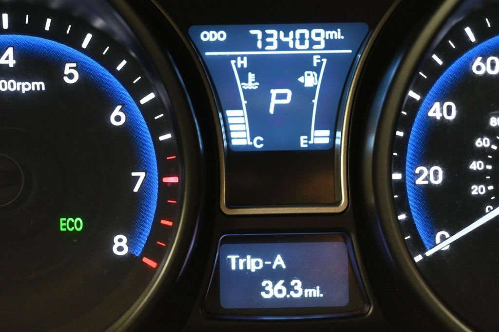 Used 2015 Hyundai Veloster Turbo FWD image 16