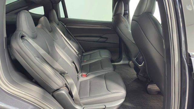 Used 2024 Tesla Model X image 19