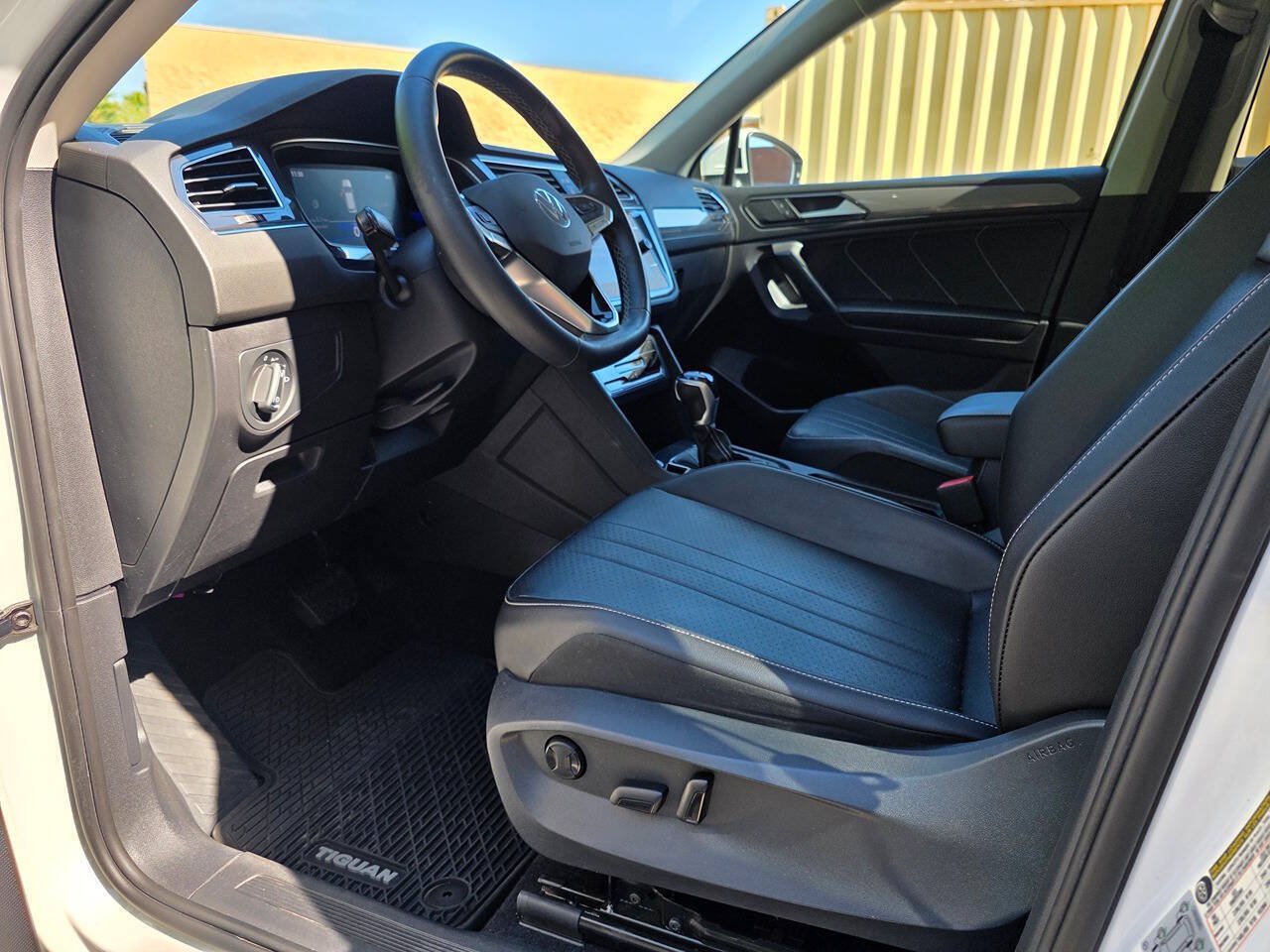 Used 2022 Volkswagen Tiguan SE FWD image 12