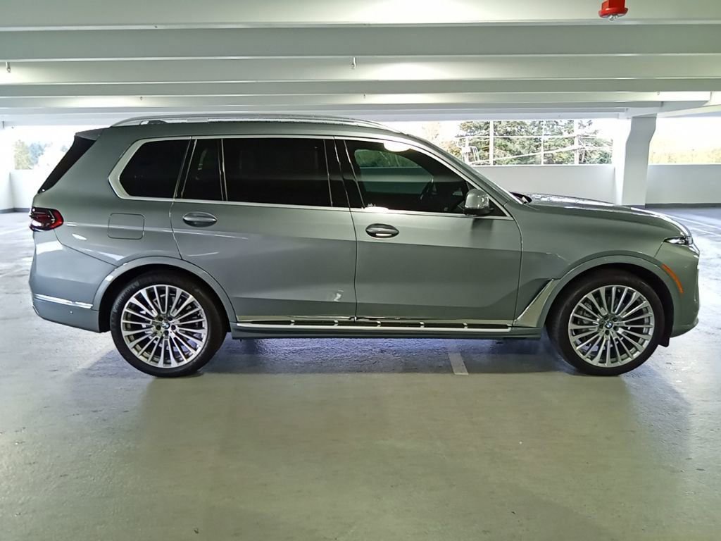 Certified 2024 BMW X7 xDrive40i w/ Premium Package image 5