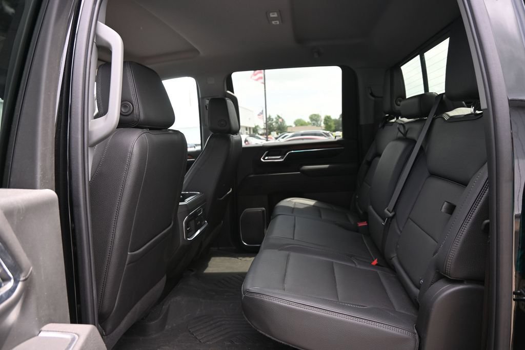 Used 2024 GMC Sierra 3500 Denali w/ Technology Package AWD/4WD image 19