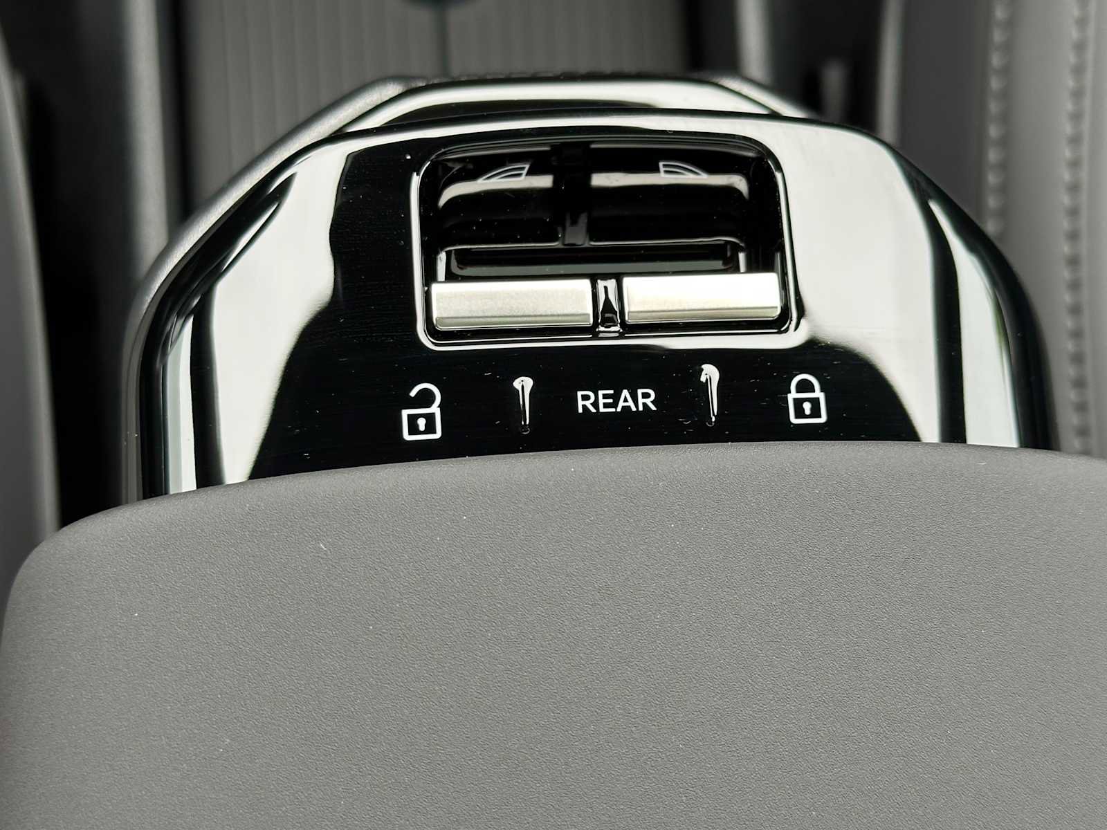 New 2026 Volvo EX30 Cross Country Ultra w/ Protection Package Premier AWD/4WD image 30
