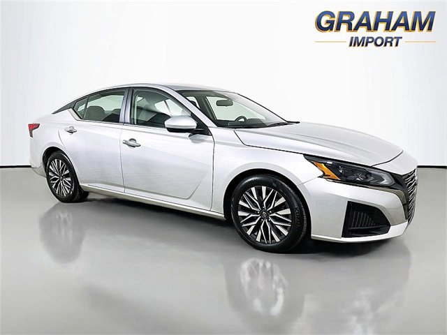 Used 2023 Nissan Altima 2.5 SV