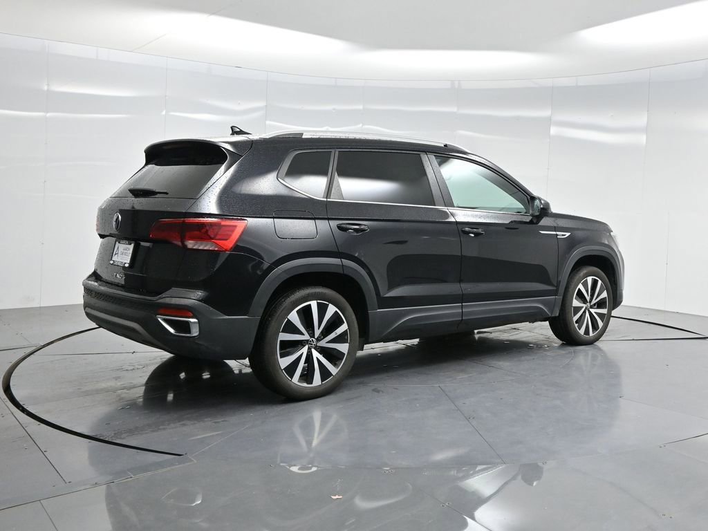 Used 2023 Volkswagen Taos SE w/ Panoramic Sunroof Package image 49