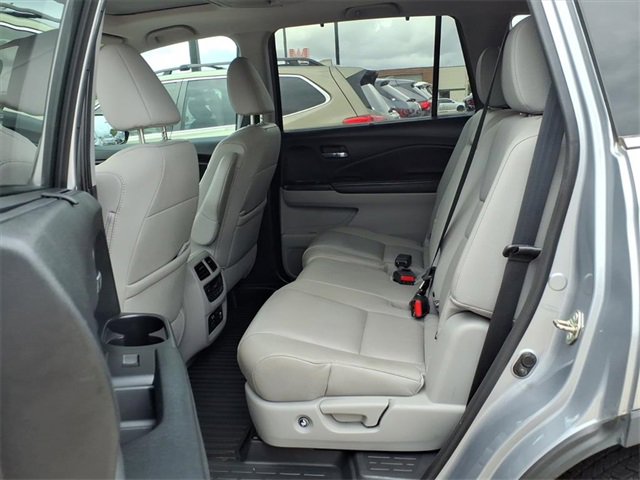 Used 2020 Honda Pilot Touring image 17