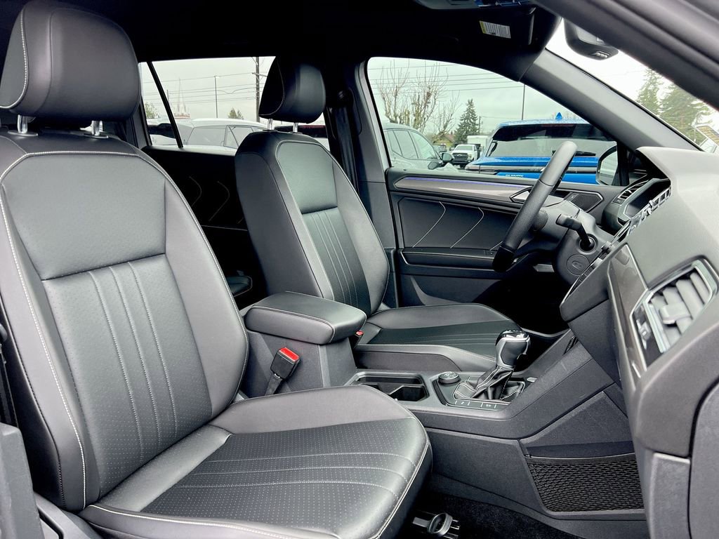 Used 2022 Volkswagen Tiguan SE R-Line image 22