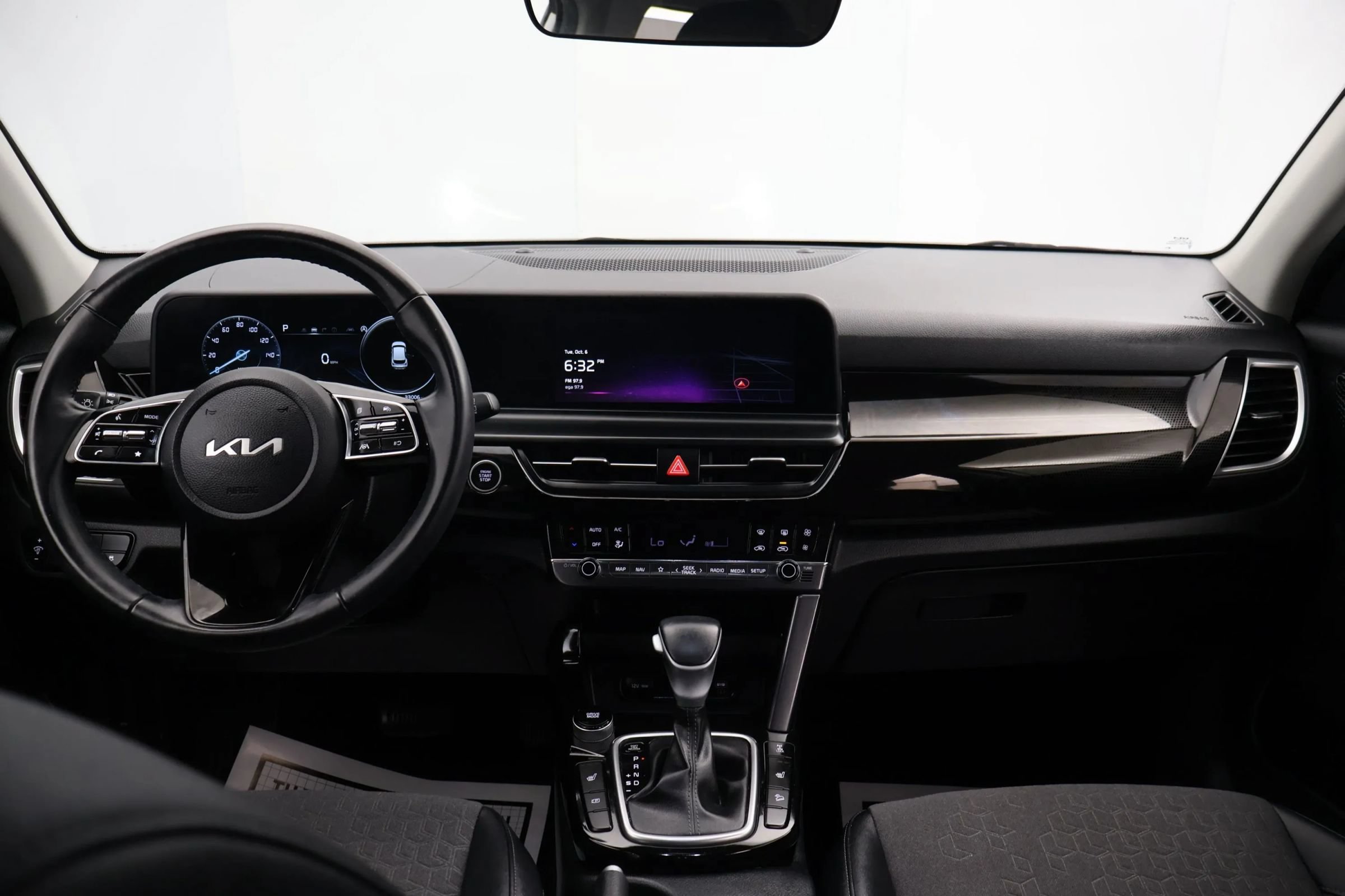 Used 2024 Kia Seltos S AWD/4WD image 16