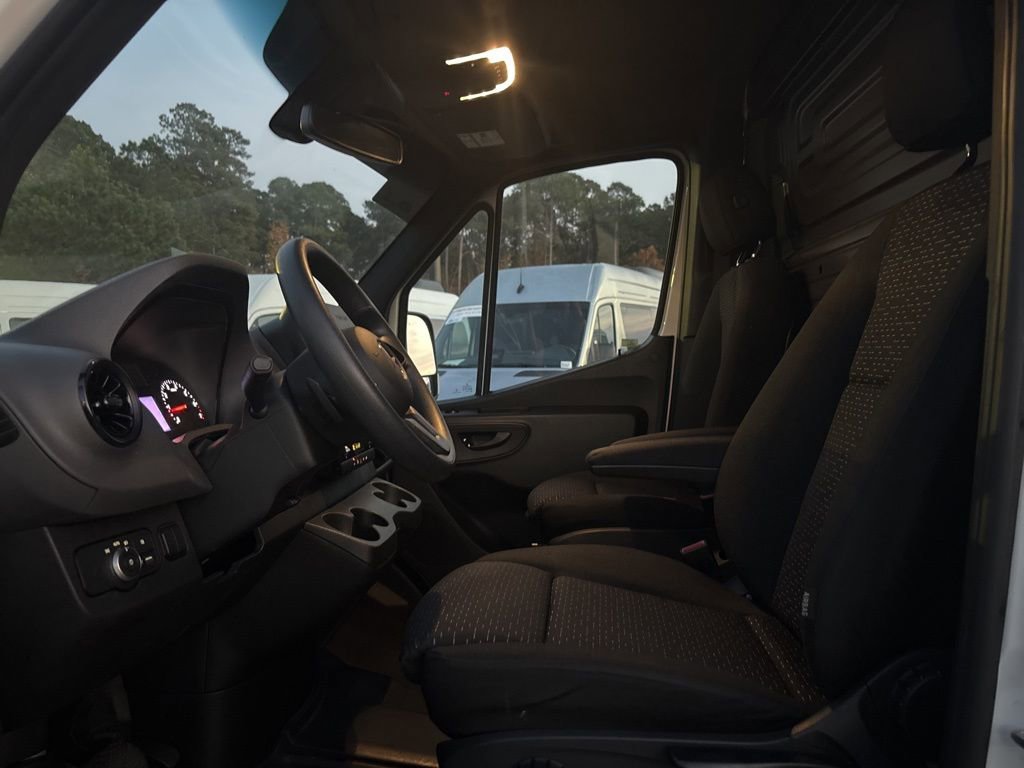 Used 2023 Mercedes-Benz Sprinter 144 Cargo image 40