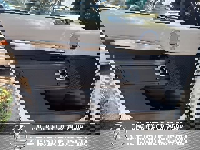 Used 2020 Land Rover Discovery Landmark image 25