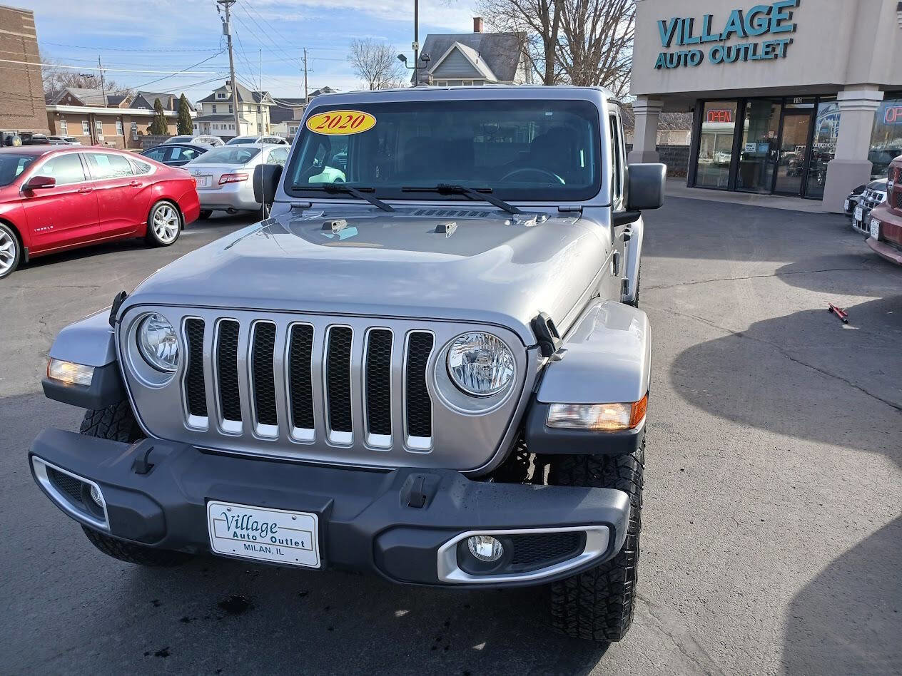 Used 2020 Jeep Wrangler Unlimited Sahara image 4
