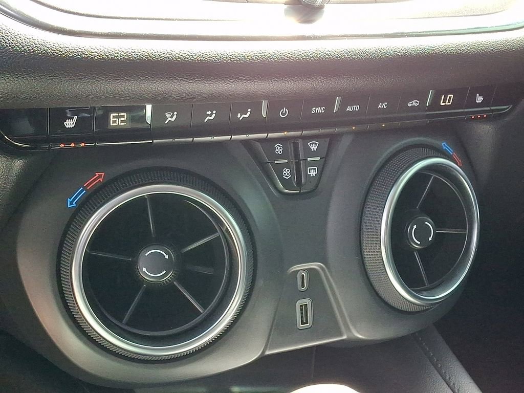 Used 2022 Chevrolet Blazer LT AWD/4WD image 17