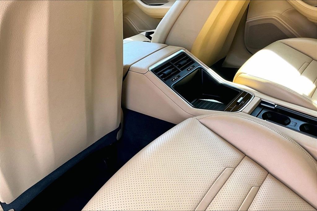 Used 2018 Porsche Panamera 4 image 10