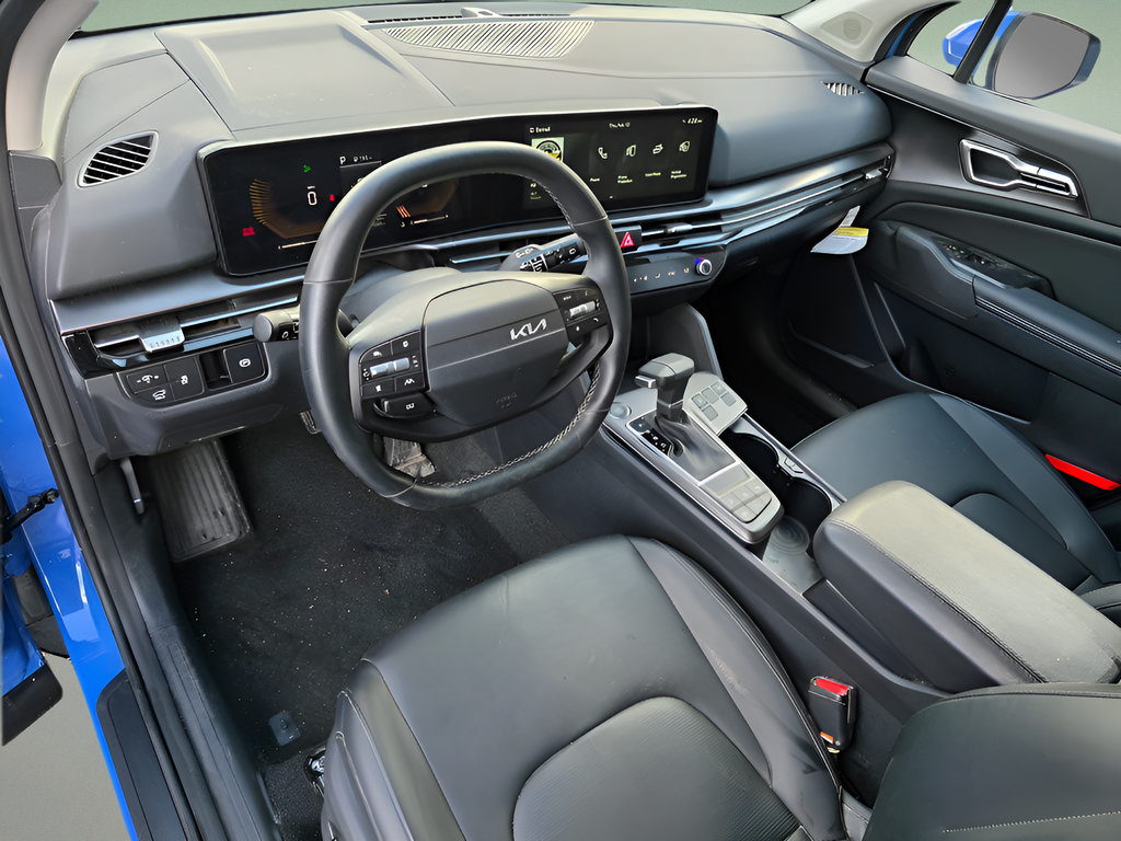 Used 2026 Kia Sportage EX FWD image 18