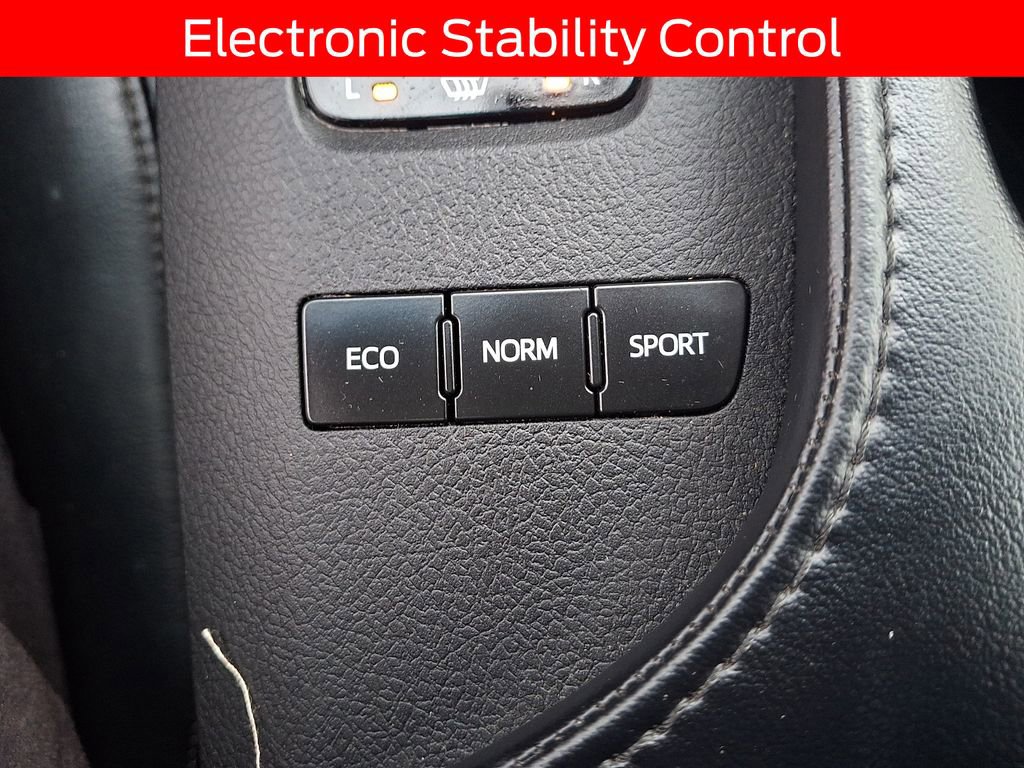 Used 2015 Toyota Avalon XLE image 25