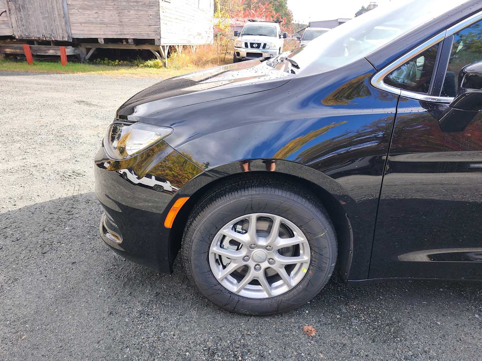 New 2027 Chrysler Pacifica LX FWD image 10