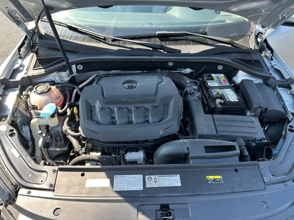 Used 2018 Volkswagen Passat 2.0T R-Line FWD image 18