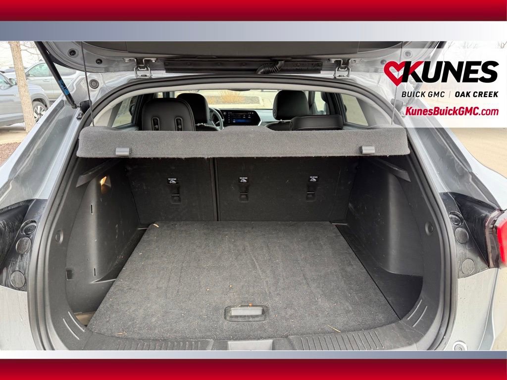 Used 2025 Chevrolet Trax LT FWD image 5