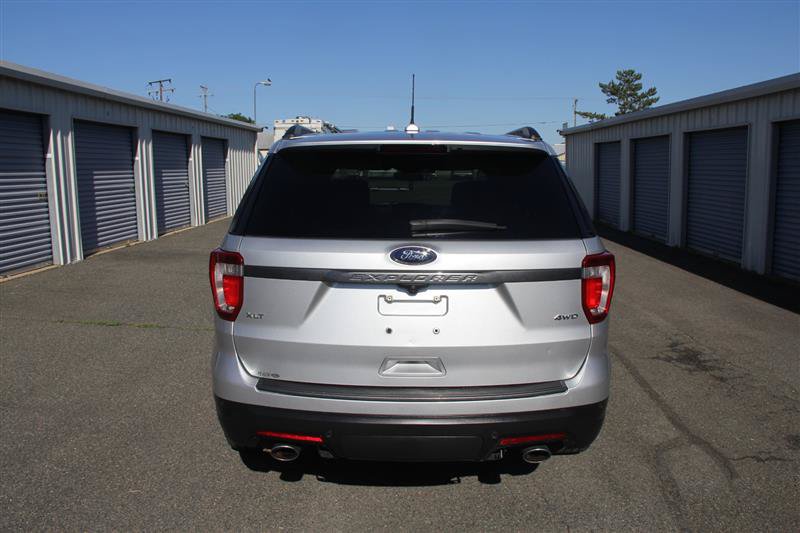 Used 2019 Ford Explorer XLT w/ Equipment Group 202A AWD/4WD image 6