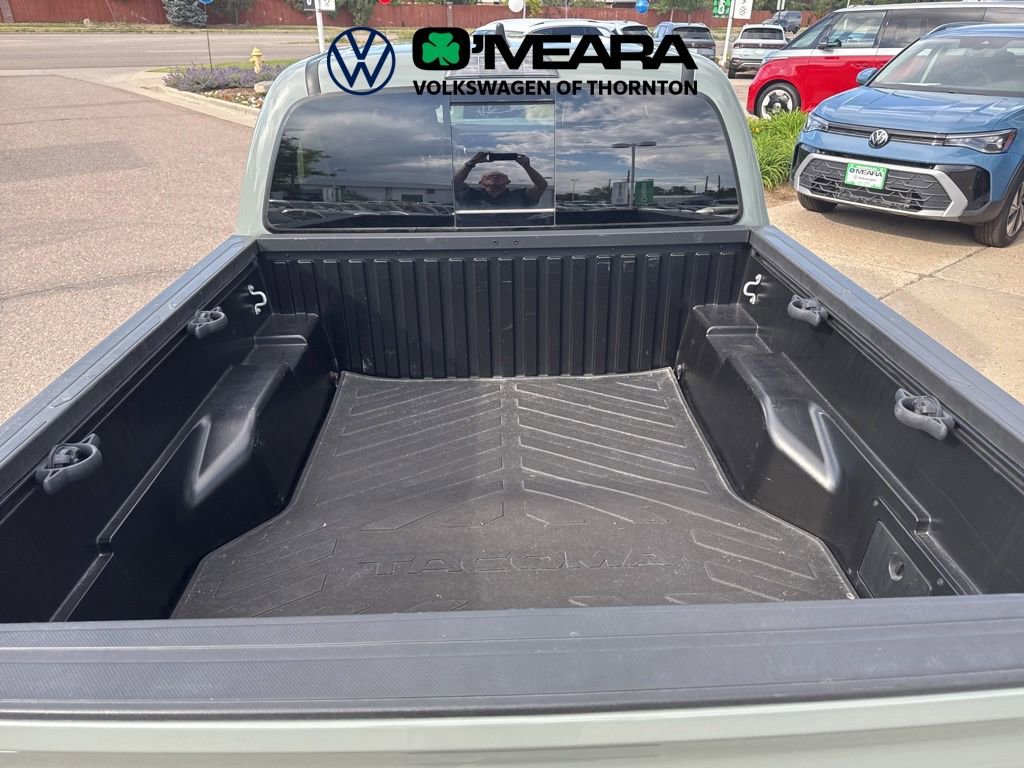 Used 2022 Toyota Tacoma TRD Off-Road AWD/4WD image 6