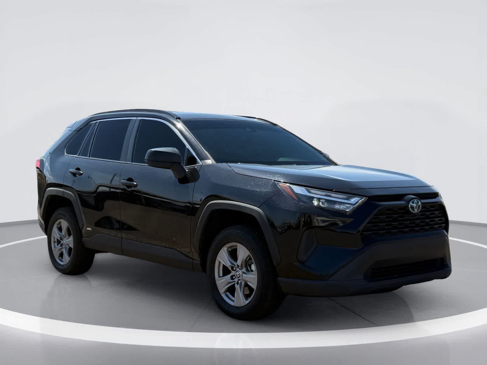 Used 2023 Toyota RAV4 LE AWD/4WD image 10